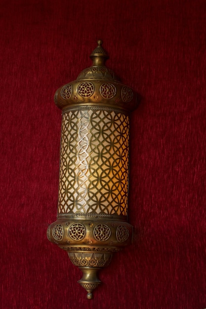 Decoratieve lampen in Ottomaanse Turkse stijl branden