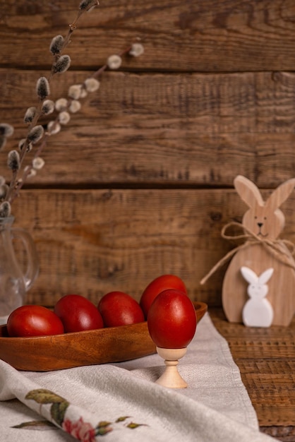 Decorating Easter eggs at home with natural dyes