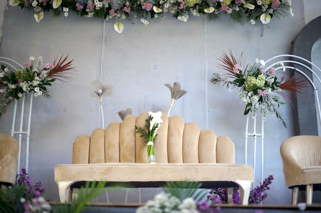decoration arrangement for a traditional wedding ceremony