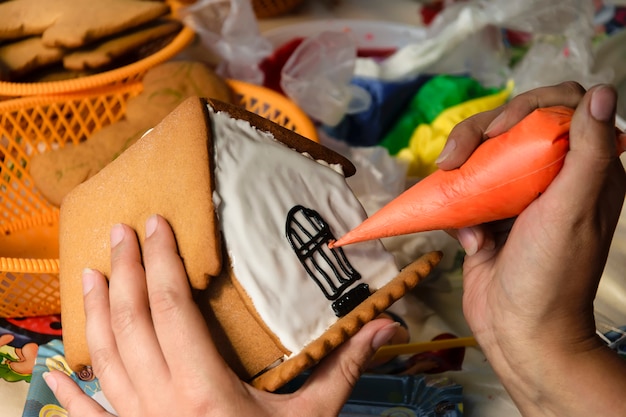 Decoration of a gingerbread house