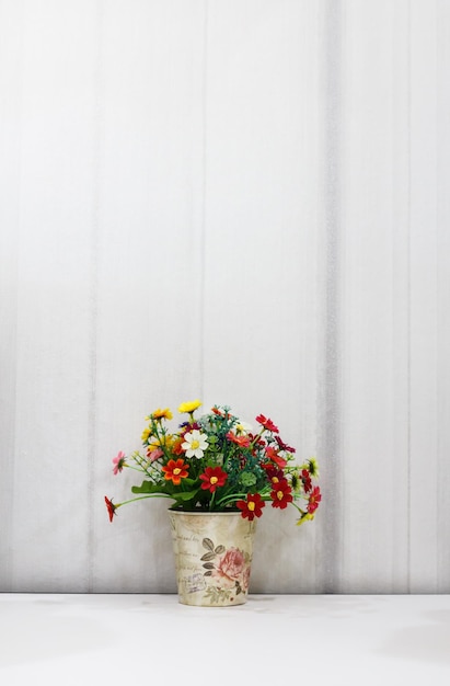 写真 セラミックプランターの装飾花
