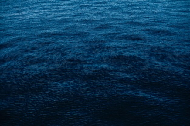 Photo deep blue sea background