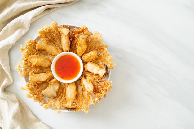 Deep fried Enoki mushroom and King Oyster mushroom with spicy dipping sauce
