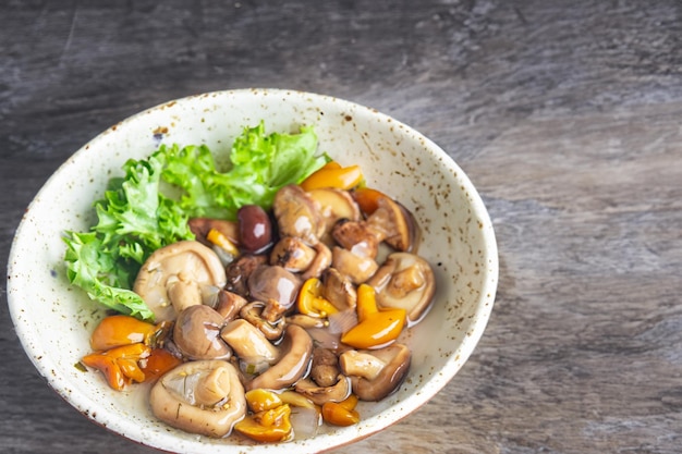 Photo delectable plate pickled mushrooms and flavorful vegetables