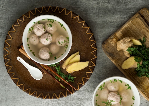 Deliziosa composizione nella ciotola bakso