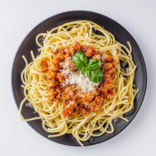 ボローニーズ パスタ ブラックプレート