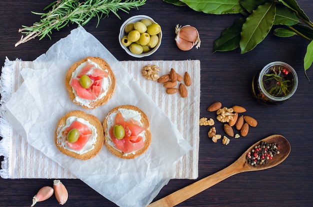 Delicious bruschetta with prosciutto