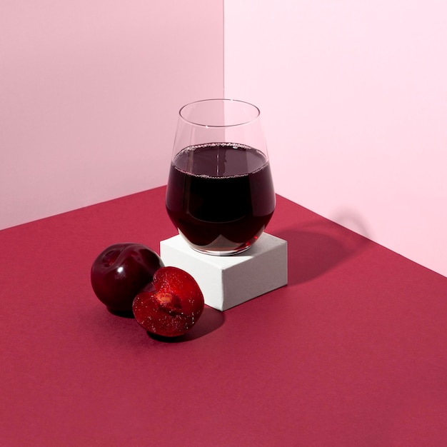 Photo delicious cherry juice glass