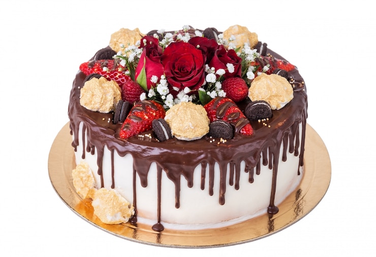Photo delicious chocolate cake for a birthday party. with marshmallows.