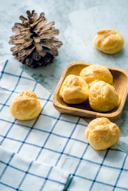 写真 朝のおいしいシュークリーム