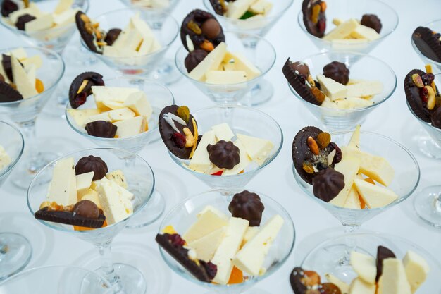 Photo delicious dish on the buffet table. cold appetizers from the chef for the celebration