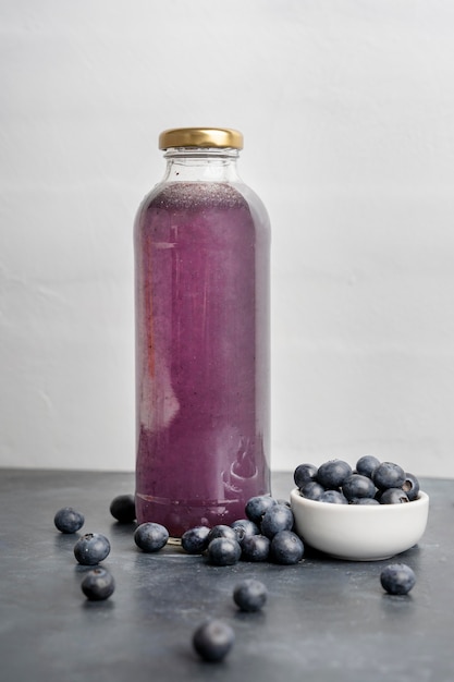 Photo delicious drink with blueberries