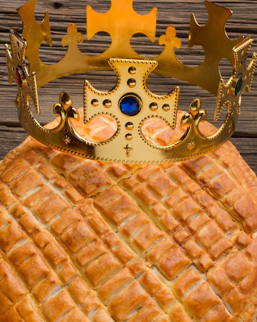 Foto primo piano delizioso del dessert della torta dell'epifania