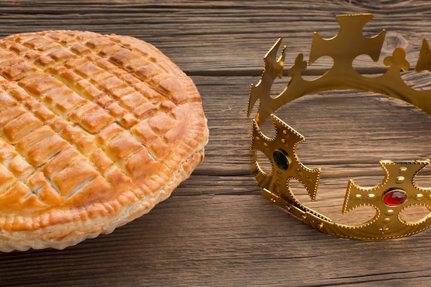 Photo delicious epiphany pie dessert and crown