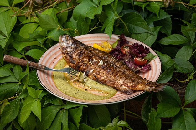 レストランのおいしい魚料理