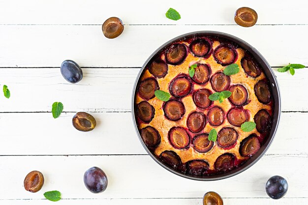 Foto deliziosa torta di prugne fatta in casa