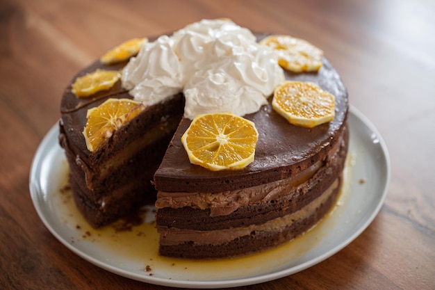 Deliziosa torta vegana al cioccolato e arancia fatta in casa