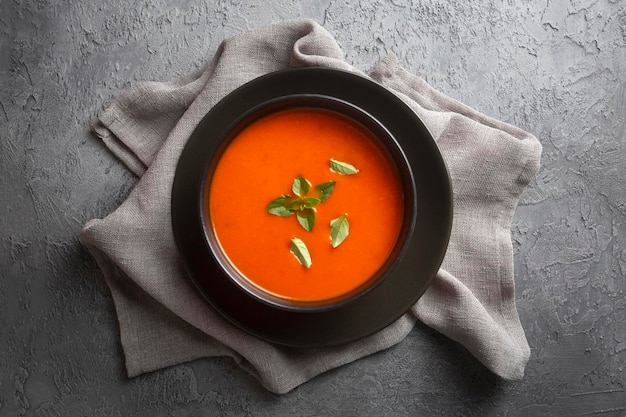 Вкусный на вид томатный суп. турецкое имя; Дома Корбаси