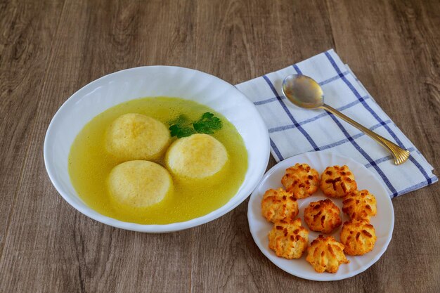 맛있는 무교병 수프 홈메이드 건강한 이스라엘