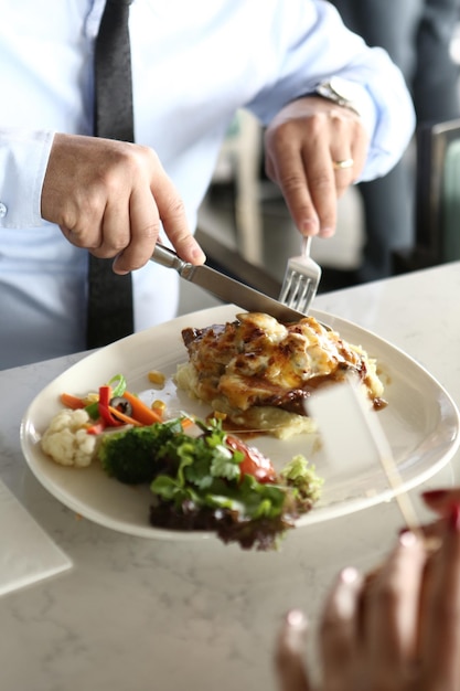 テーブルの上のおいしい肉骨粉