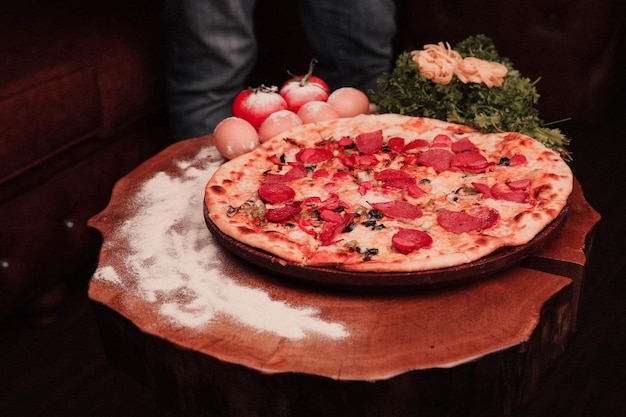 Foto deliziosa pizza mista cibo italiano
