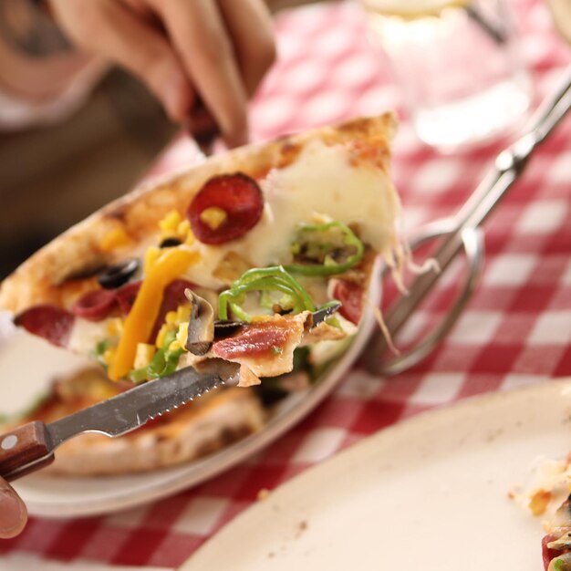 おいしい混合ピザイタリア料理