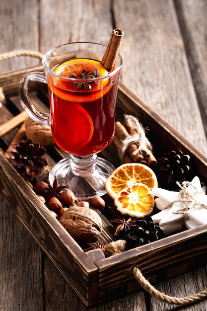 사진 맛있는 mulled 와인 음료 개념