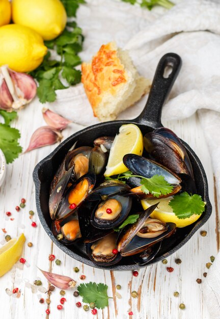 Delicious mussels in white wine 