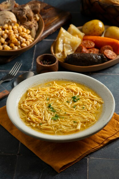 Photo delicious soup on table still life