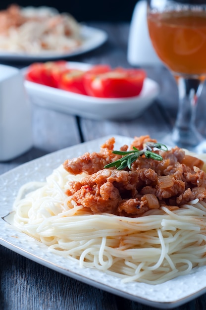 Вкусные спагетти с беконом