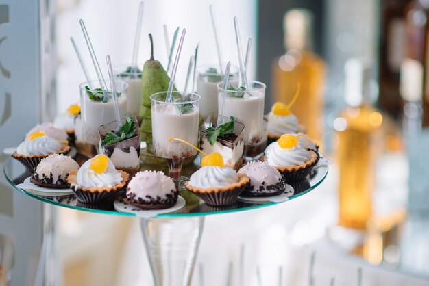 Deliziosi dolci sul buffet di caramelle