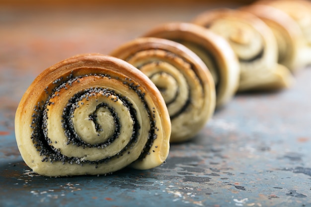 Photo delicious twisted baked buns