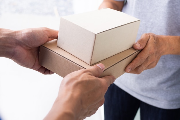 Deliver packages to recipients quickly,