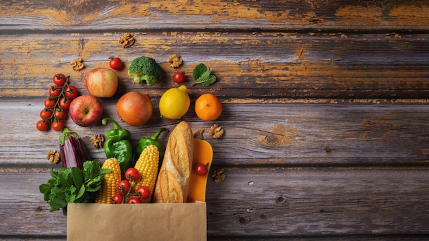 Foto consegna di cibo sano sfondo cibo vegano sano cibo vegetariano in sacchetti di carta verdure e frutta