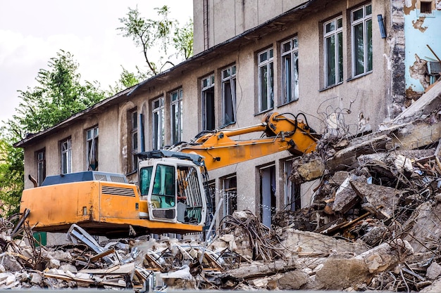 Demolition of a building