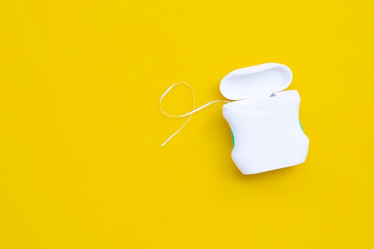 Photo dental floss. copy space