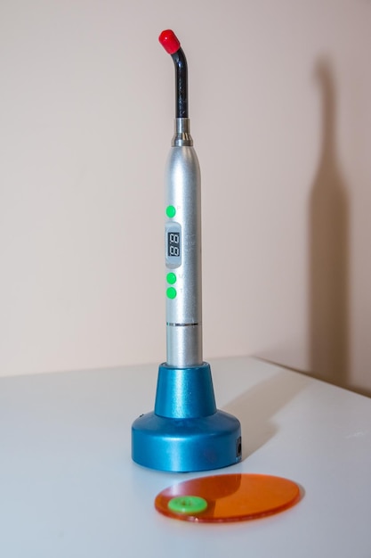 Lampada per polimerizzazione uv dentale polimerizzazione ultravioletta light tool con concetto di cura dei denti in vetro di blocco arancione