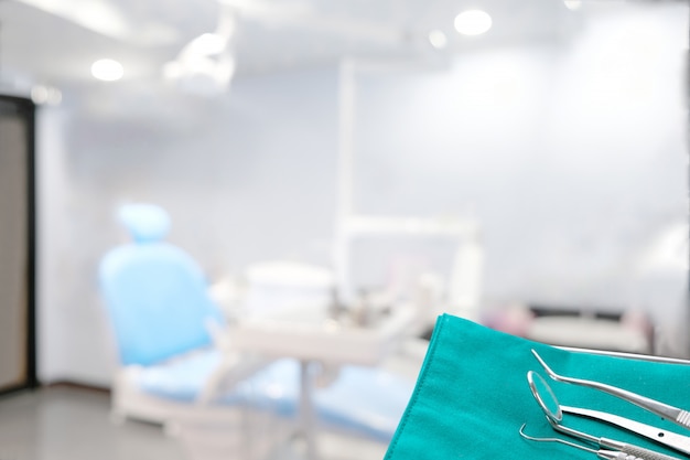 Основные инструменты дантиста используют для дантиста в офисе или клинике.