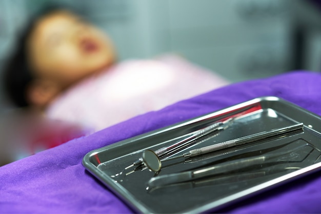 Dentist tools on tray 