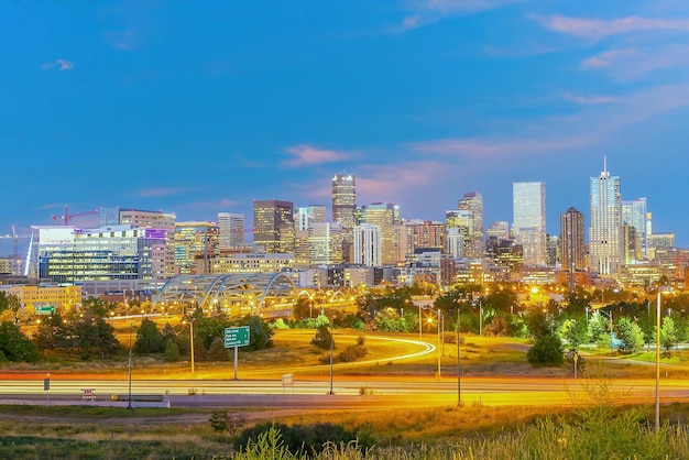 Photo denver downtown city skyline cityscape of colorado in usa at sunset