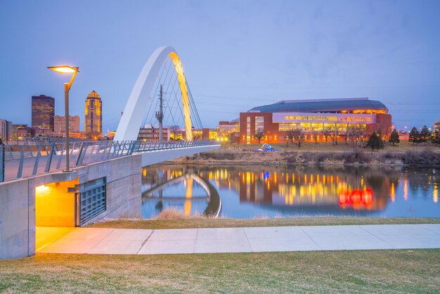 Photo des moines iowa skyline in usa