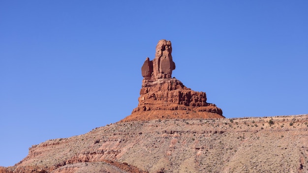 砂漠の岩山アメリカの風景