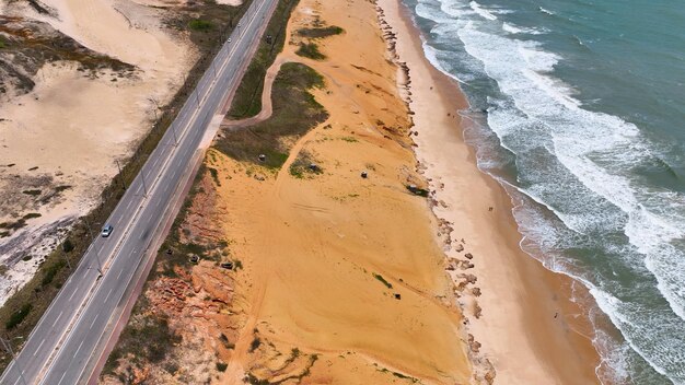 ブラジルのリオ・グランデ・ド・ノース州ナタルの荒れ果てたビーチの風景