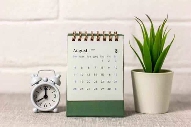 Фото Настольный календарь на август 2024 года календарь для планирования месяца