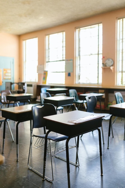 Premium Photo Desks And Chairs In Classroom Premium Photo Desks And Chairs In Classroom