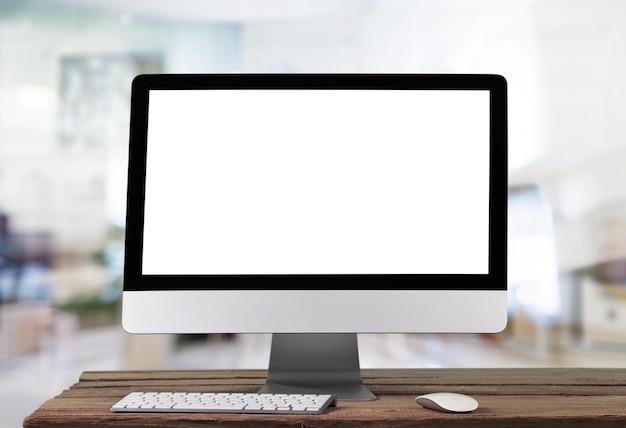 Desktopcomputer geïsoleerd op de achtergrond