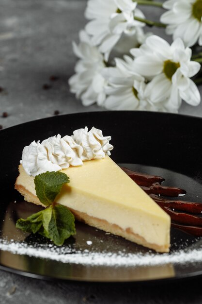 Dessert - Cheesecake met Bessensaus en Groene Munt