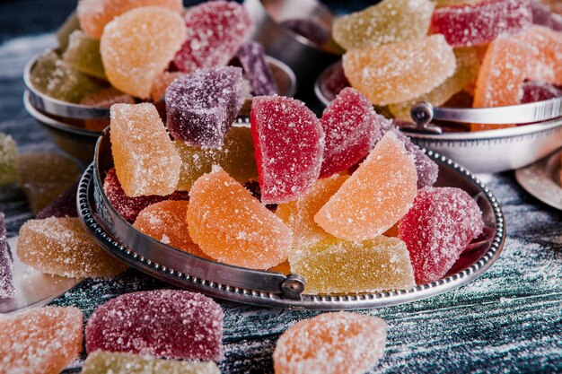 Dessert marmalade in the form of lemon and orange slices