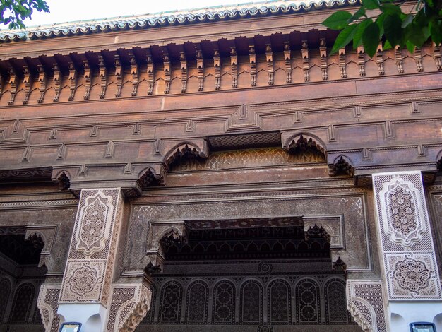 Detail binnenkant van het Bay Palace in Marrakech, Marokko