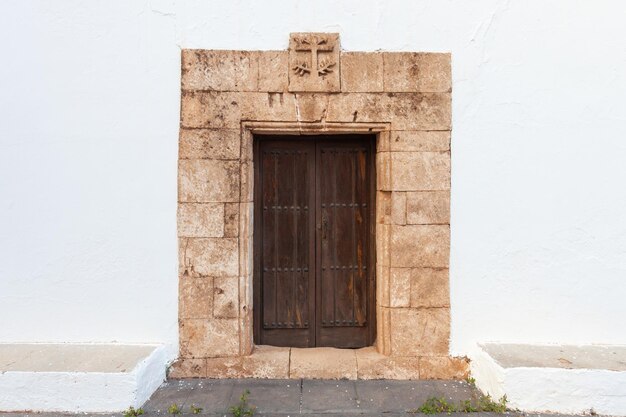 detail of the door of the church of Vallebron